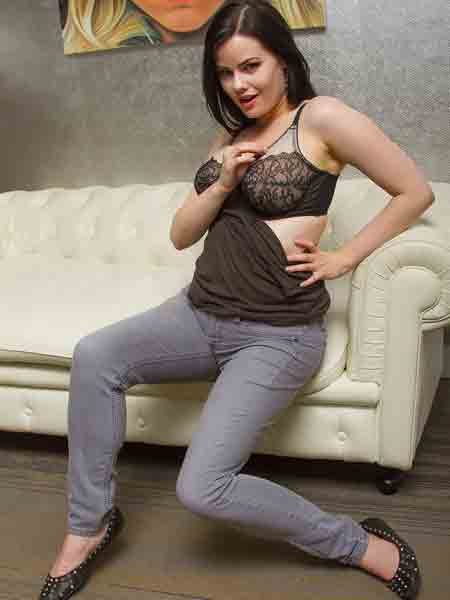 Model escorts services in noida